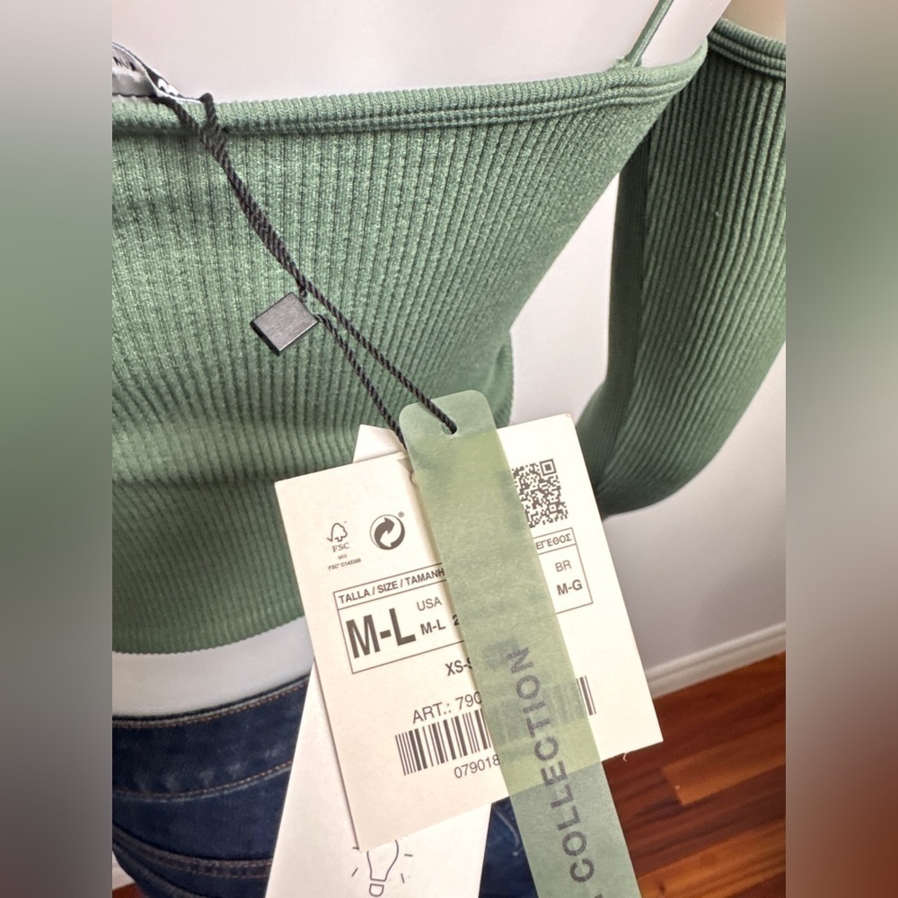 NWT - ZARA - Green ribbed Open shoulder Cropped top. M/L - Picture 6 of 9